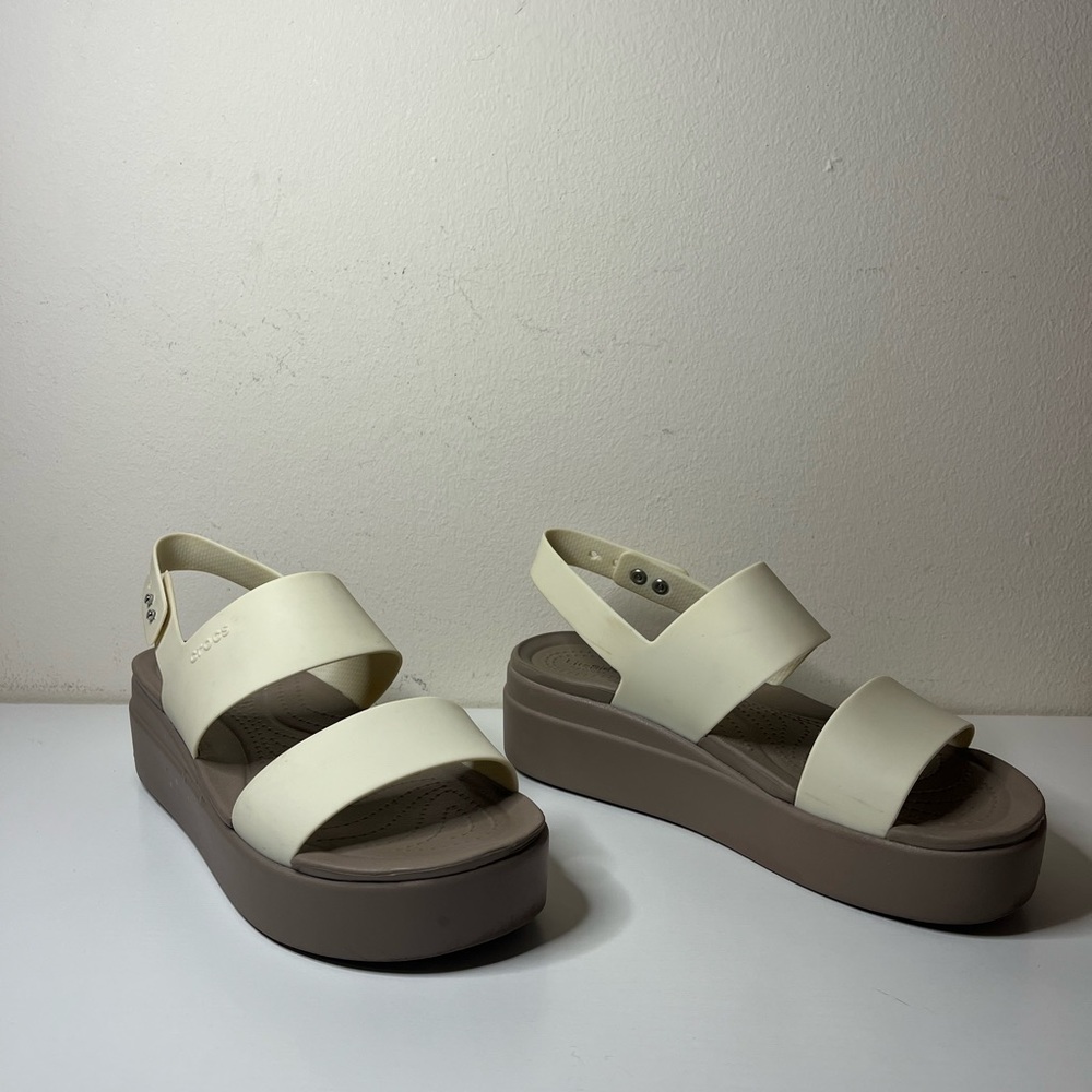 Crocs Brooklyn sandals